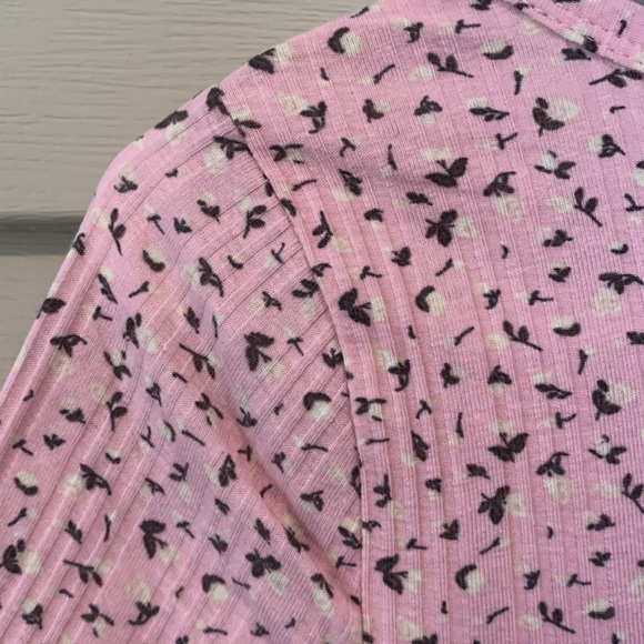 ART Class Target Brand Short Sleeve Ribbed Button Down Pink Floral Top SM Used - Picture 5 of 9